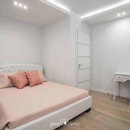 Pineapple Seaside Suite مدينة زاكينثوس المظهر الخارجي الصورة