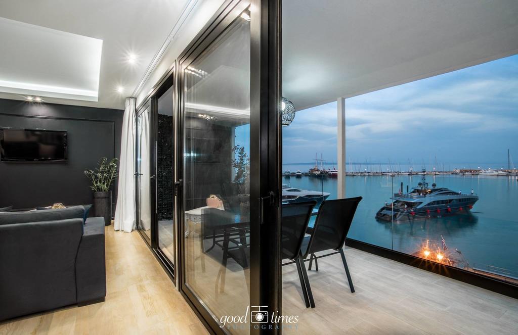 Pineapple Seaside Suite مدينة زاكينثوس المظهر الخارجي الصورة